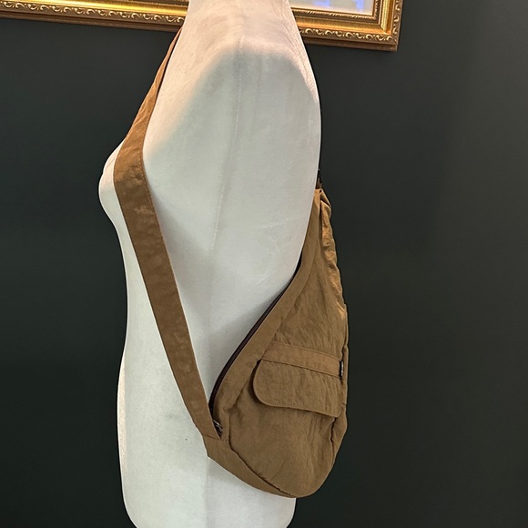 NWOT- Ameri Kingston NY Healthy Back Brown Crossbody Sling Unisex Bag - Picture 1 of 14